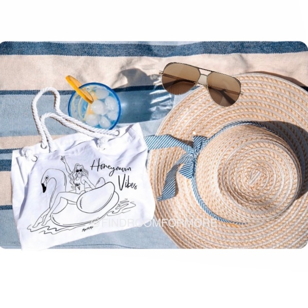 'Honeymoon Vibes' Canvas Beach Tote